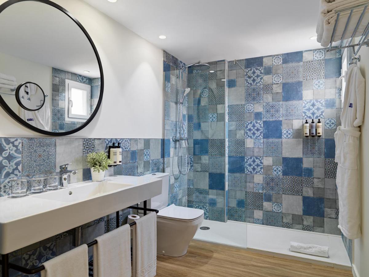 Un baño de H10 Casa del Mar