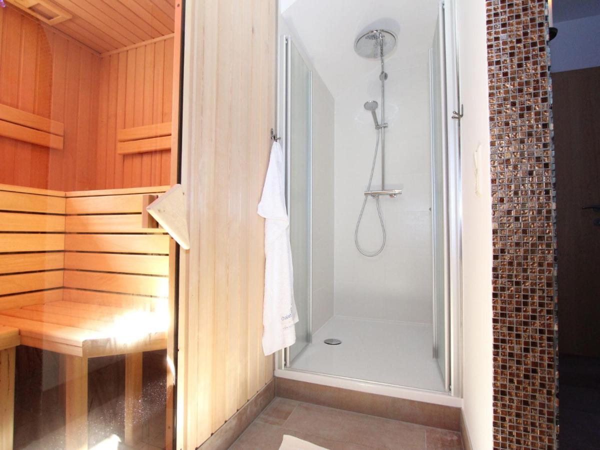 Luxury chalet in Fusch an der Grossglocknerstrasse Salzburgerland with sauna - Housity