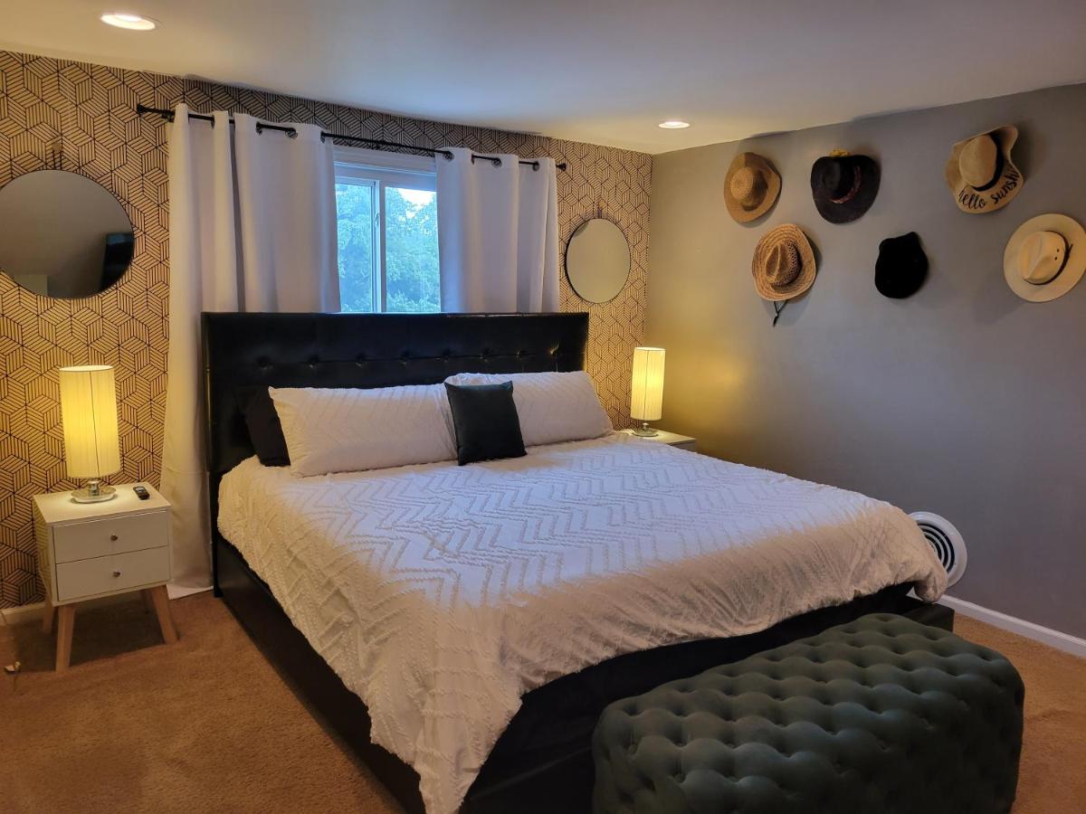 160inch Home Movie Theater- Great for movie night! - Housity