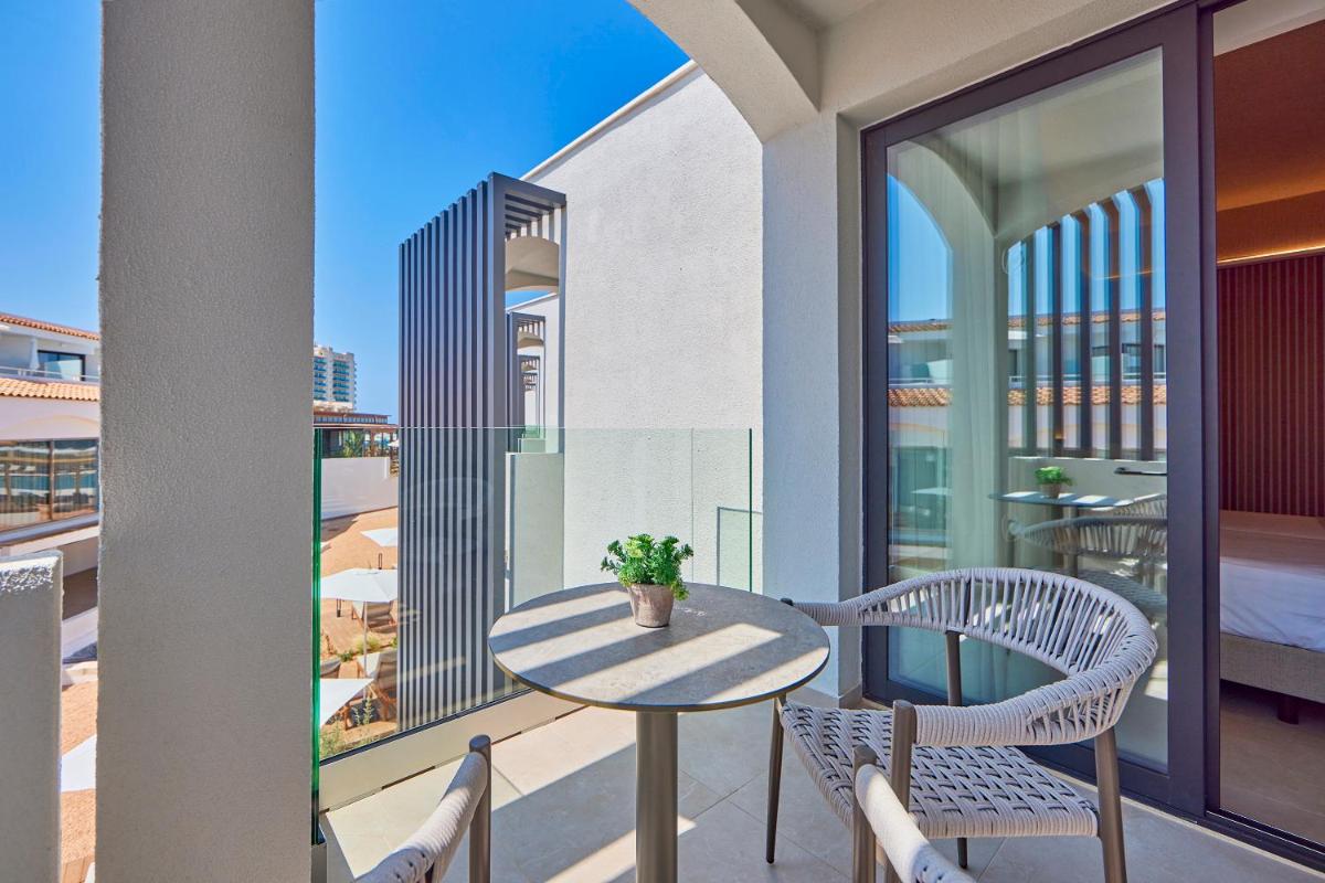 Un balcón o terraza de Universal Grand León & Spa