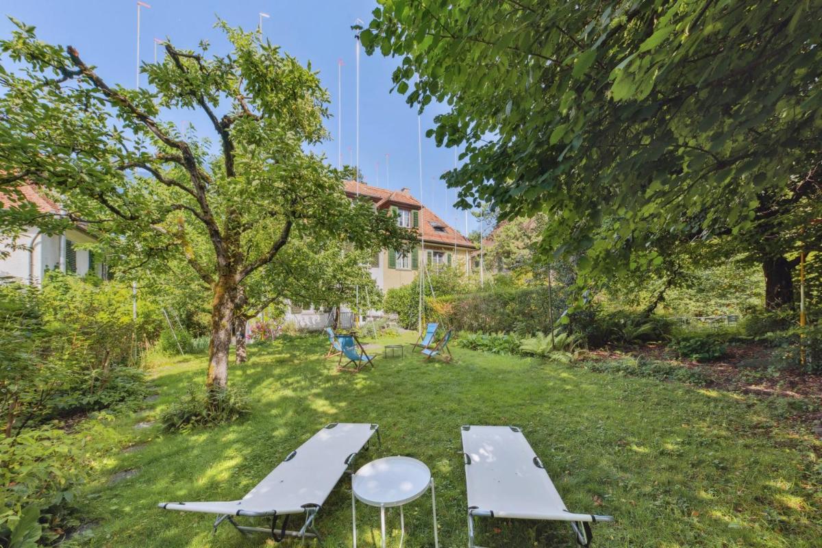 Centrally located House with garden - Housity