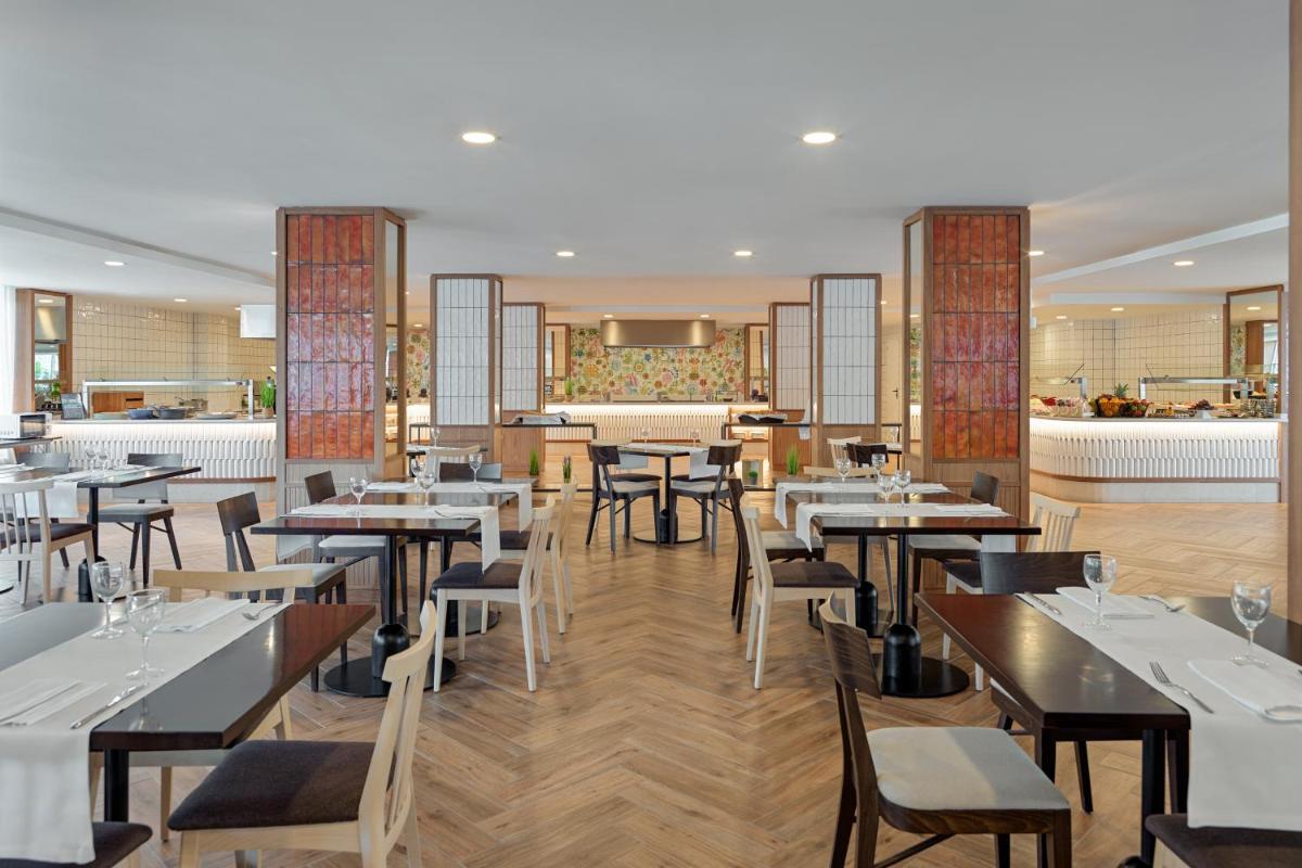 Un restaurante o sitio para comer en H10 Casa del Mar