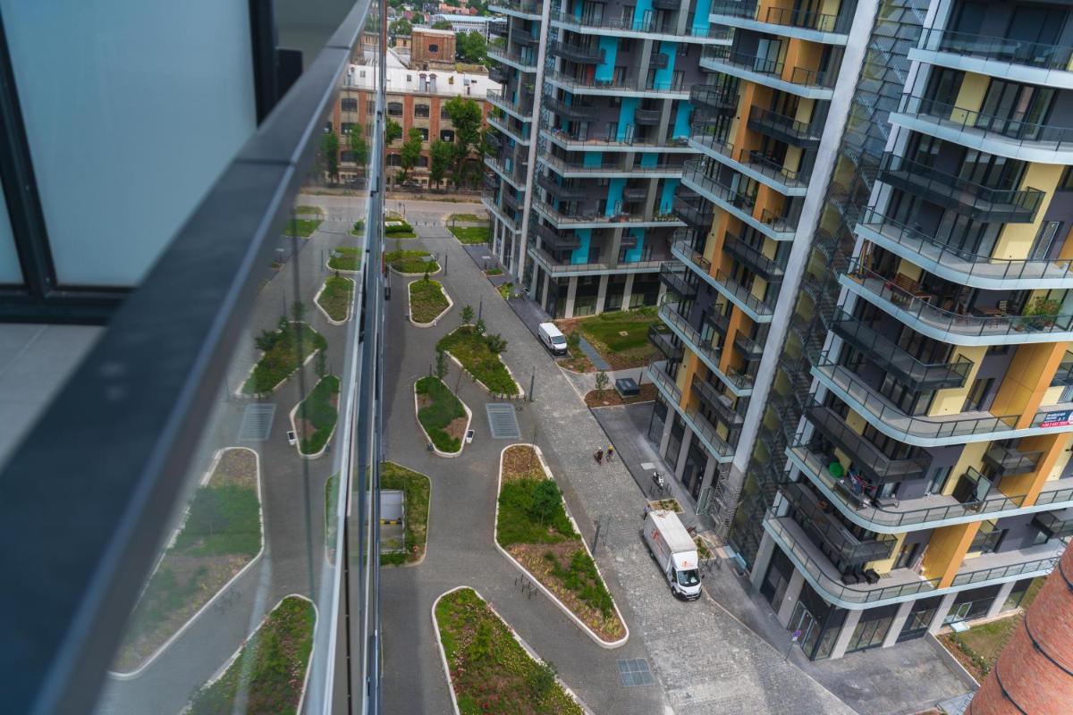 WaterFront City Apartments by UrbanRent - Housity