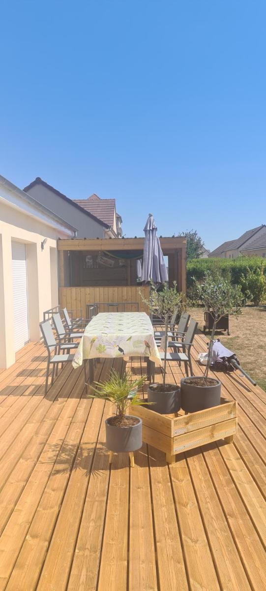 Maison Les Ecloses - Housity