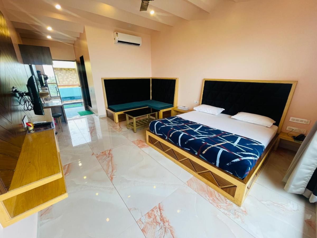 natural resort panhala - Housity