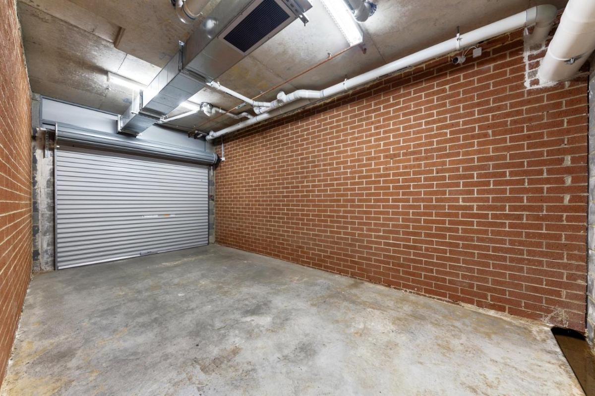 modern 3 bedroom townhous in Ashfield - Housity
