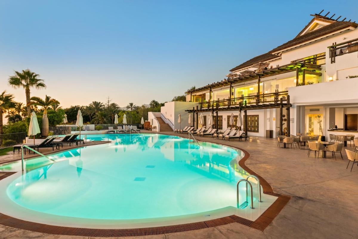 Piscina en o cerca de Las Terrazas de Abama Suites