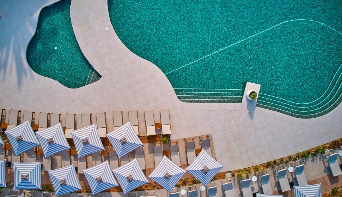 Piscina en o cerca de Universal Grand León & Spa