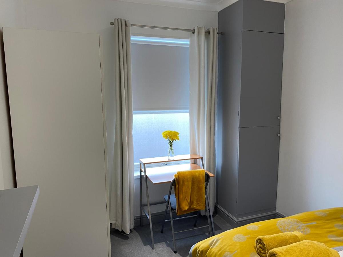 Seaside House-NEW DAY PROPERTIES - Housity