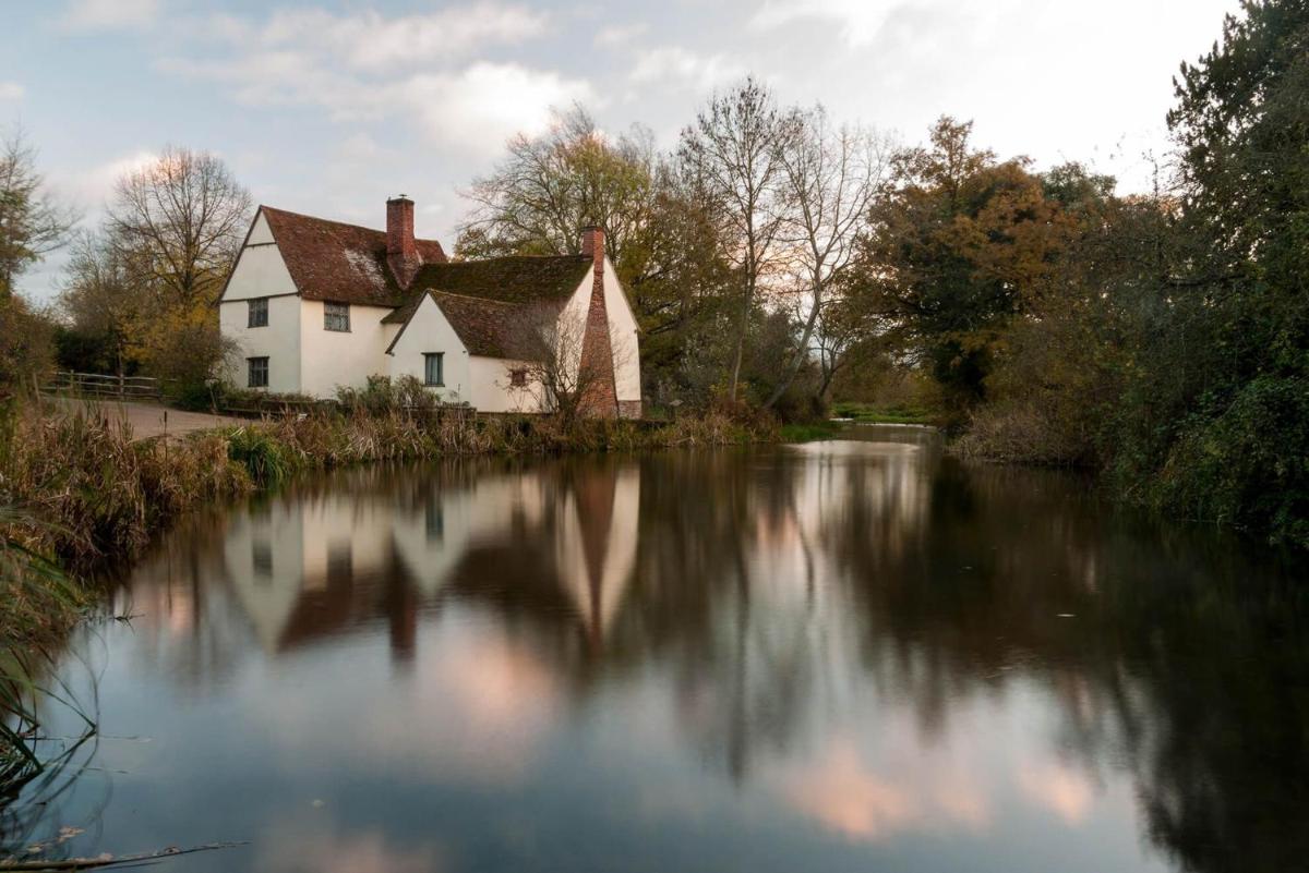 The Old Barn - Housity