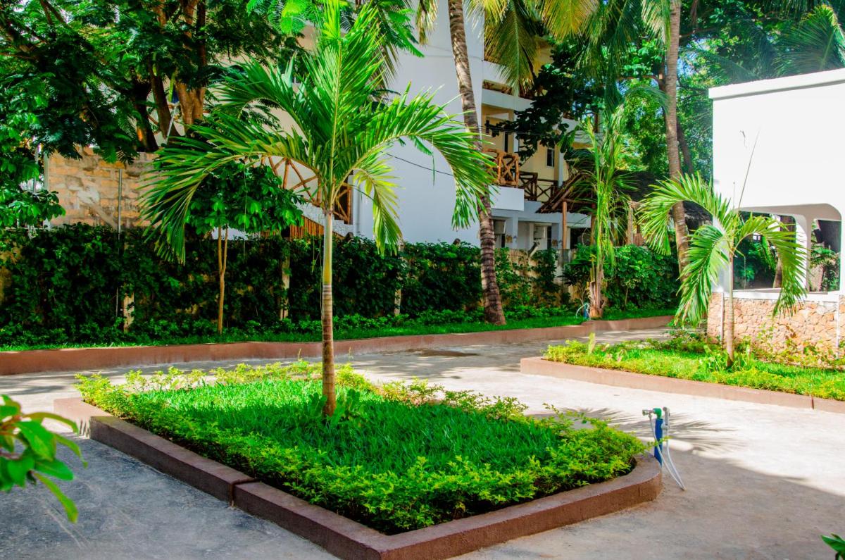 Faridu Beach Bungalows - Housity