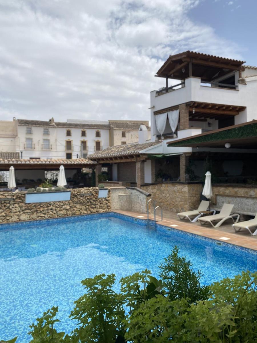 Alhanda Apartahotel - Housity