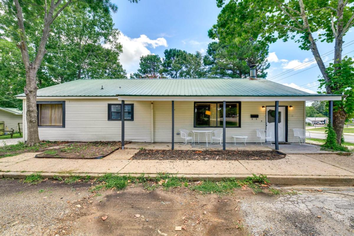 Jonesboro Retreat Near Arkansas State University! - Housity