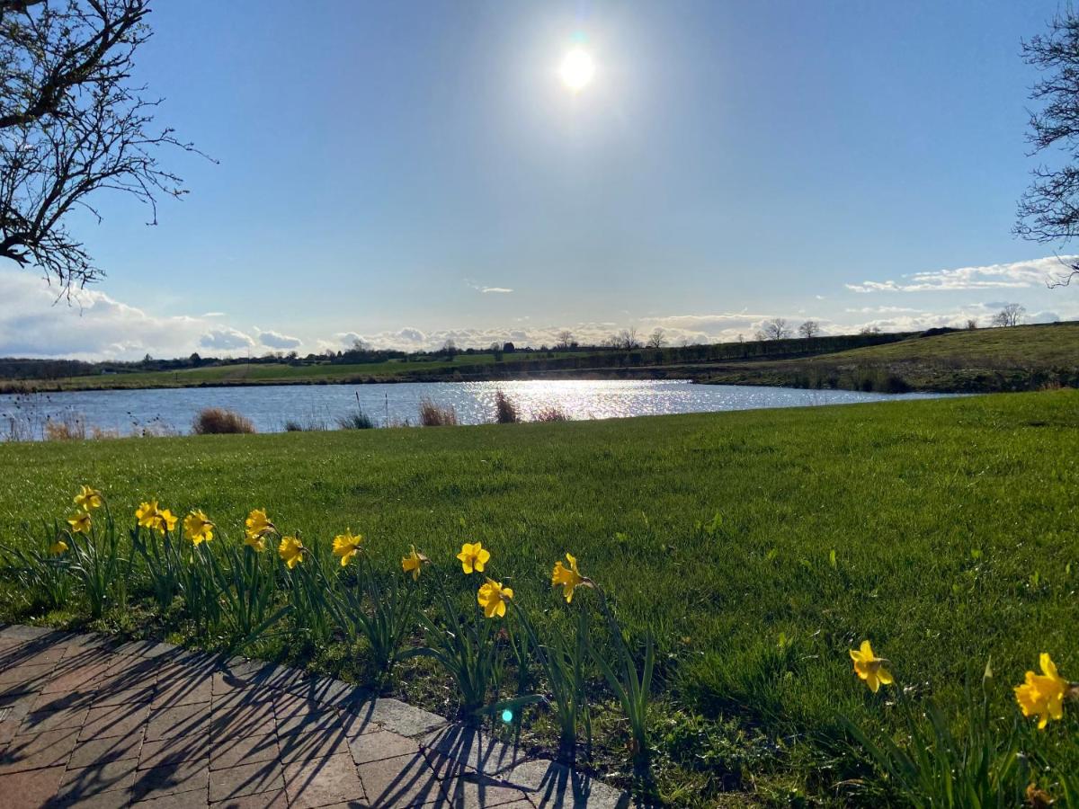 Lake View - Housity