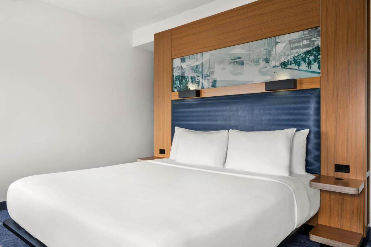 Aloft Chicago O'Hare - Housity