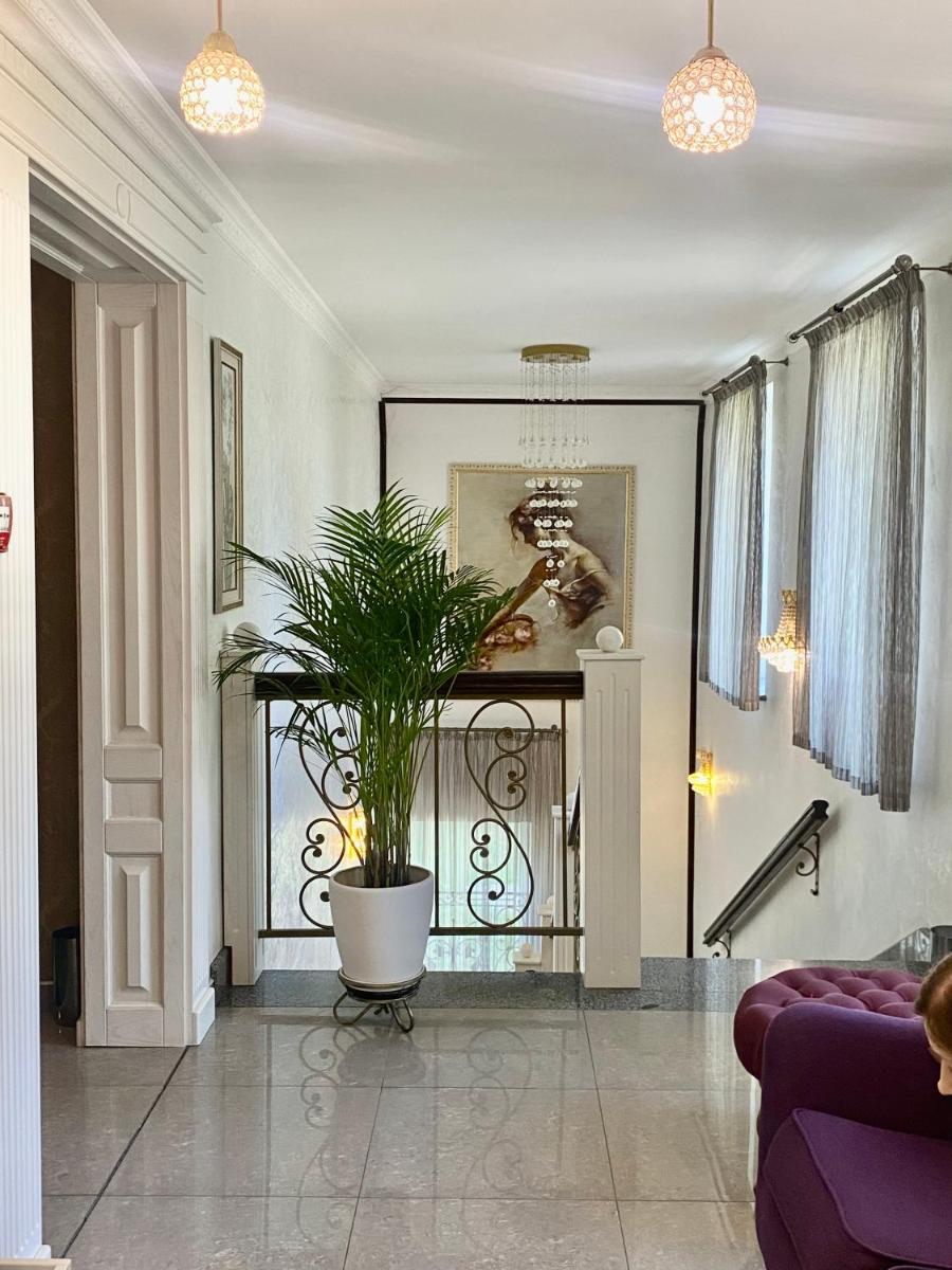Boutique Hotel Deluxe - Housity