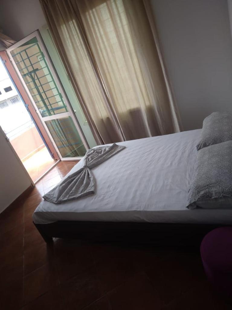 Superbe appartement avec piscine en bord de mer - Housity