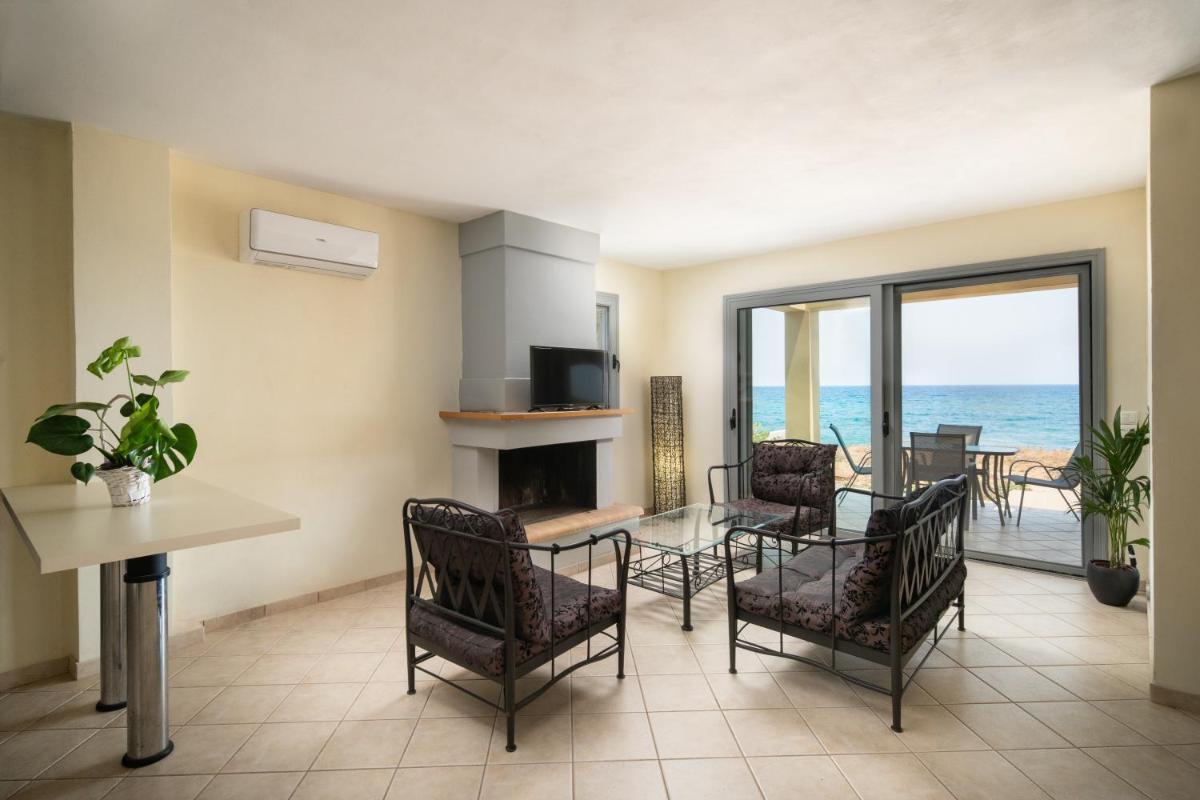 Spacious beachfront maisonettes with stunning views & a private beach - Housity