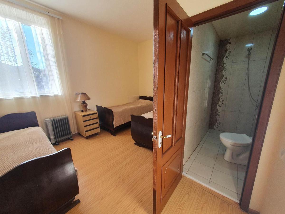 Moreni Guest House - Housity