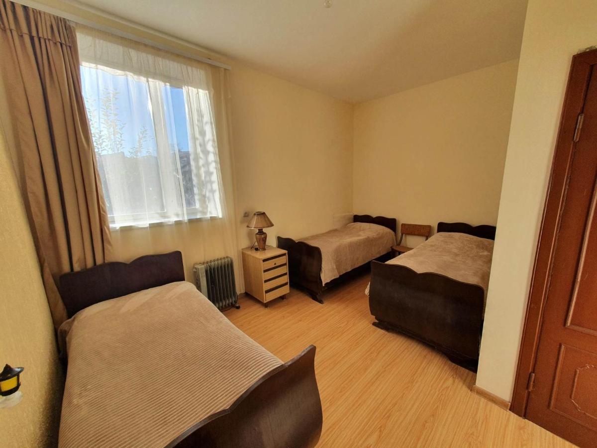 Moreni Guest House - Housity