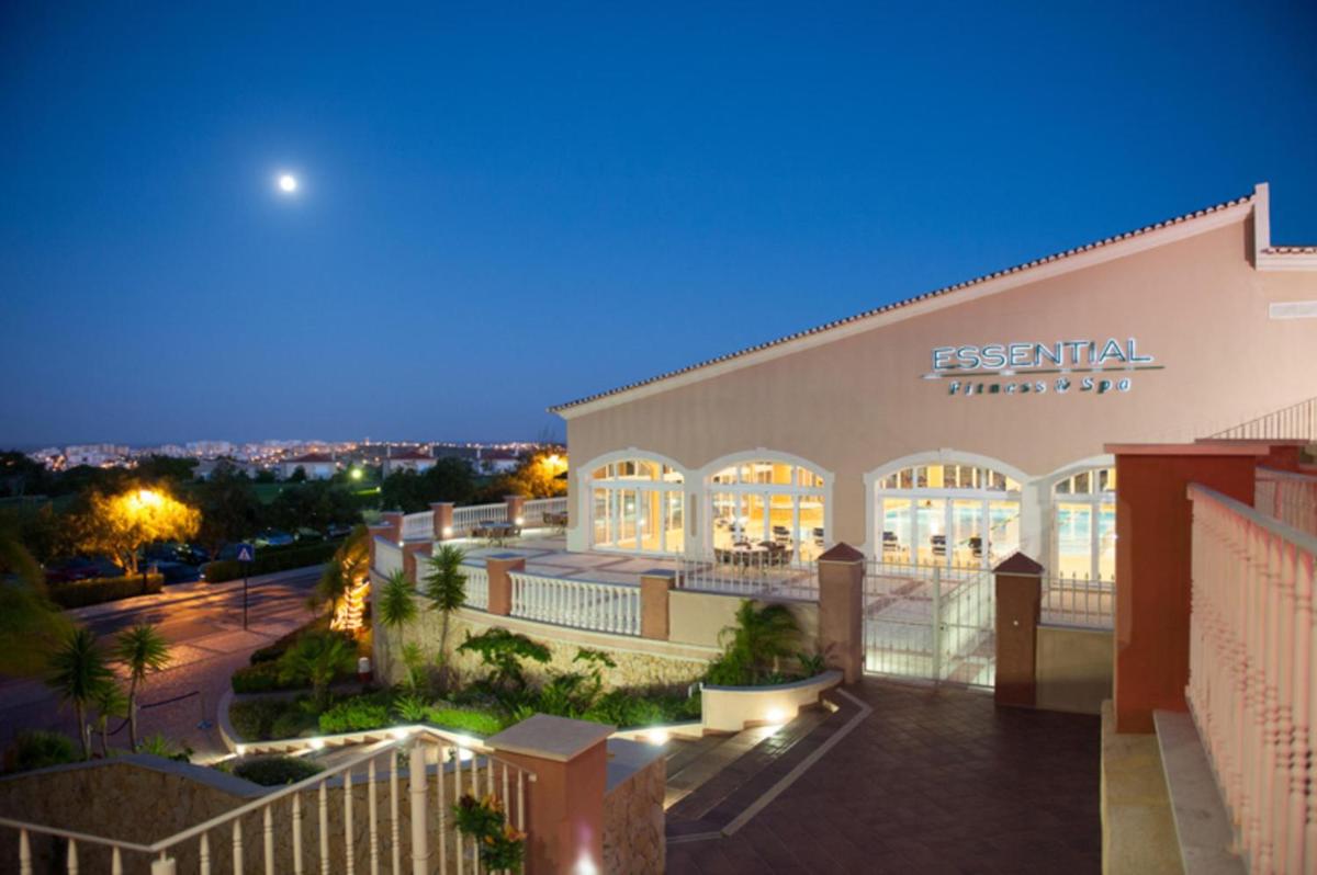 O edifício onde o resort está situado