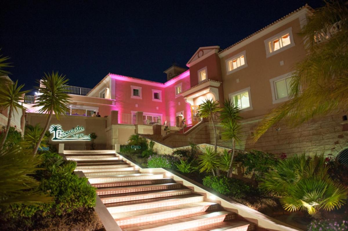 Um jardim no exterior de Boavista Golf & Spa - Bela Colina Holidays
