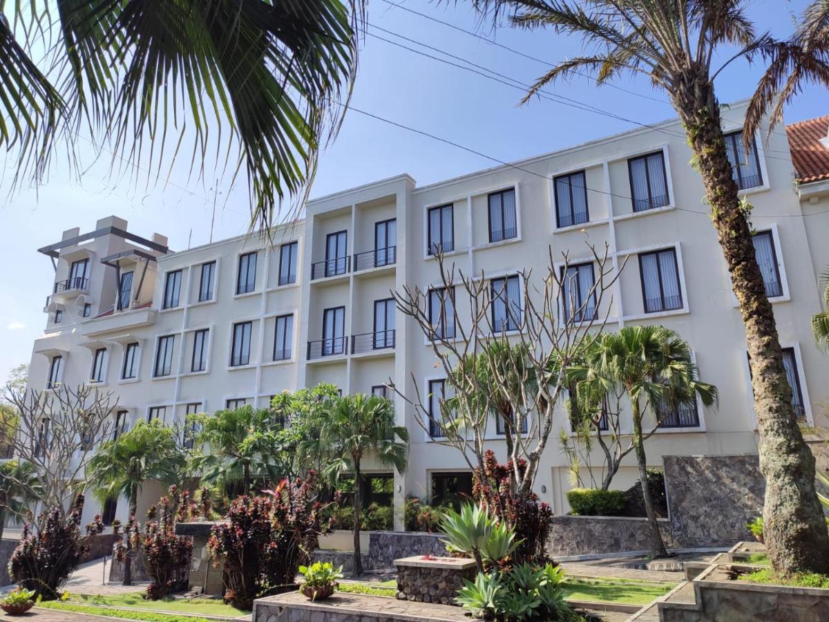 eL Hotel Malang - Housity