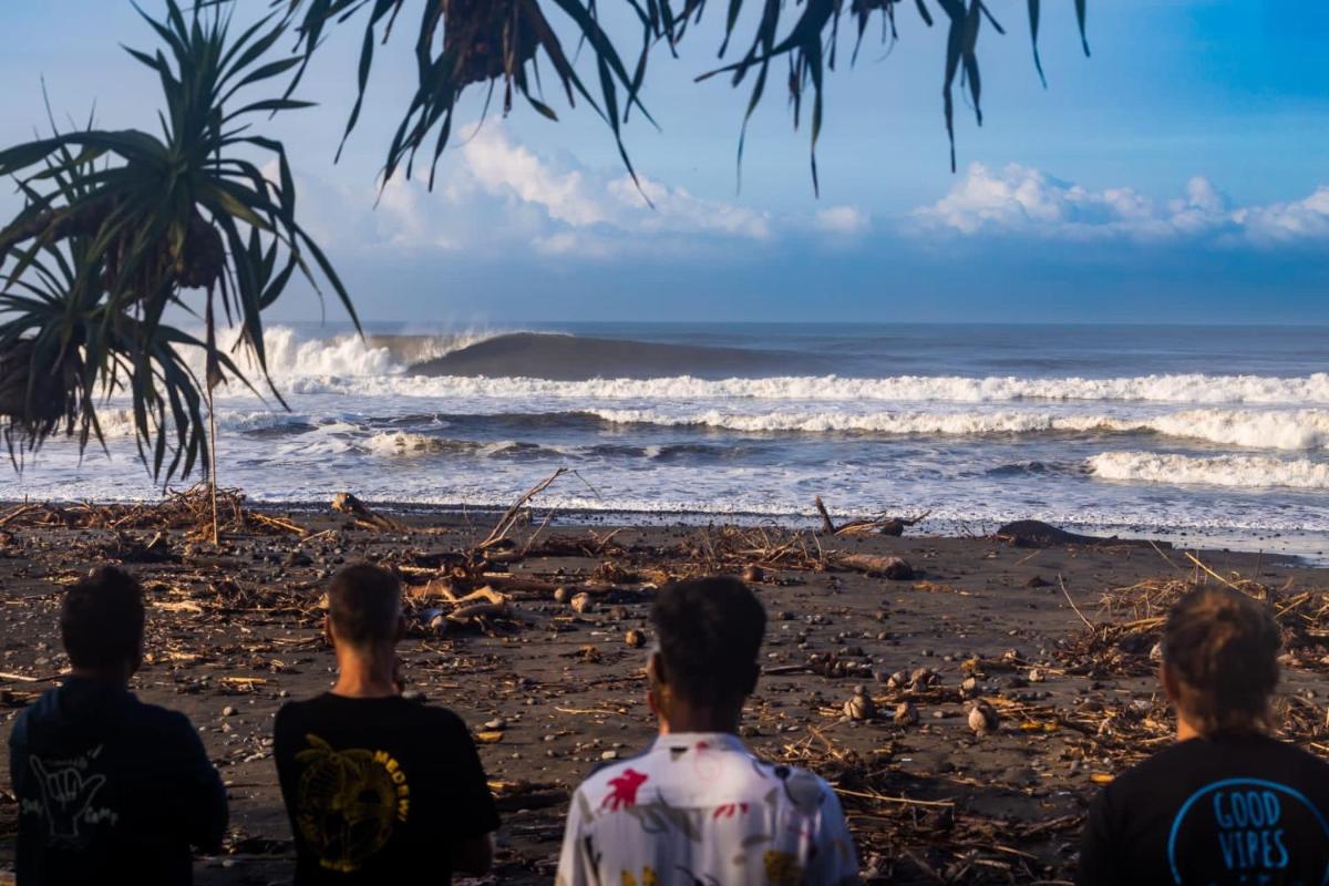 Medewi Secret SurfCamp - Housity