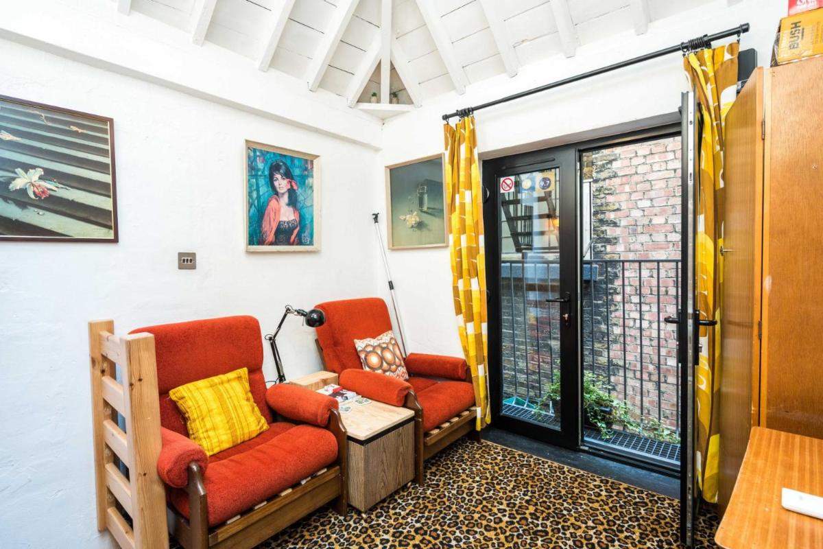 CUTE HOUSE IN SOHO - full ac, quiet and unique! - Housity