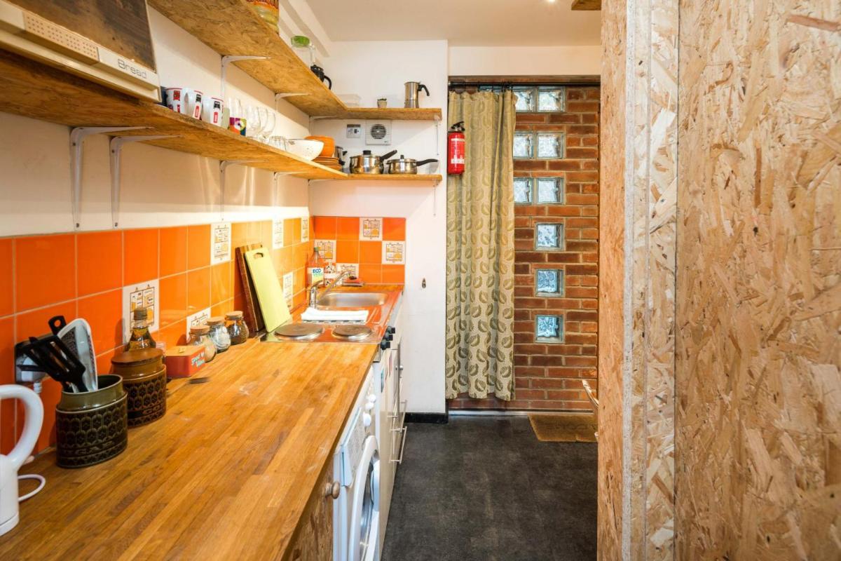 CUTE HOUSE IN SOHO - full ac, quiet and unique! - Housity