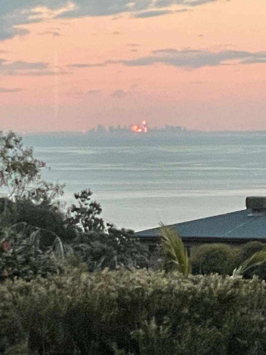Spacious home with ocean views - Housity