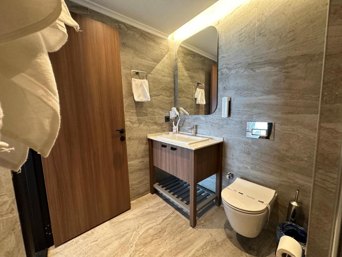 Suitetrails - ISTAKOZ HOTEL & RESTORANT