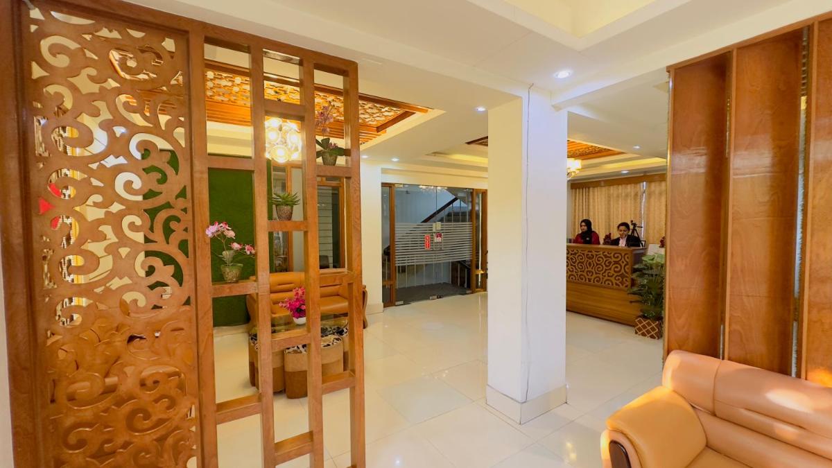 Hotel Grand Circle Inn - Housity