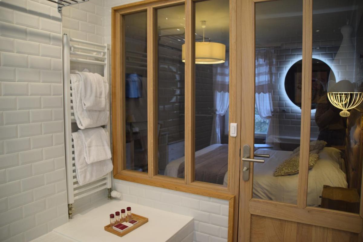 Salle de bains dans l'établissement Chateau du Clos de la Ribaudiere - Teritoria
