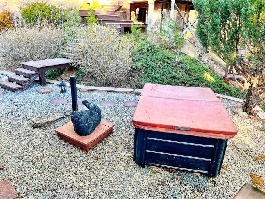 Tiny House, WIFI,Hot tub,Secluded - Housity