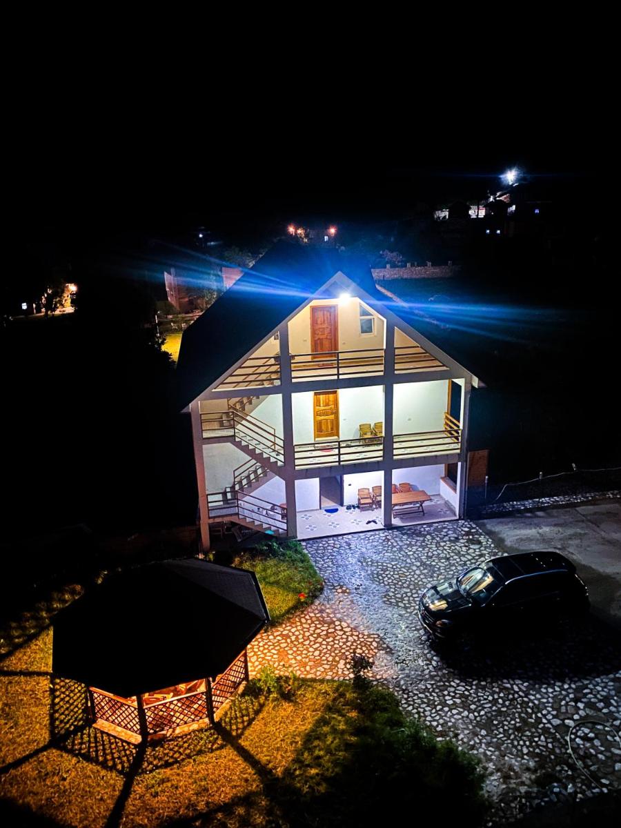 Guesthouse Besimi - Housity