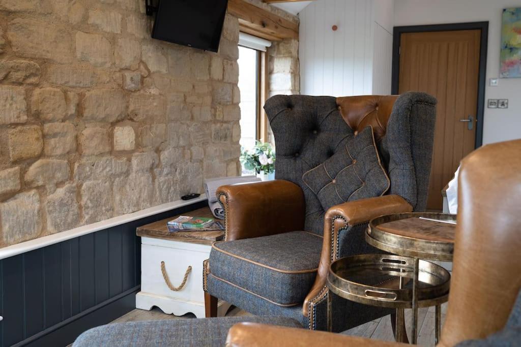 The Cow Shed - Rural Barn Conversion - Housity