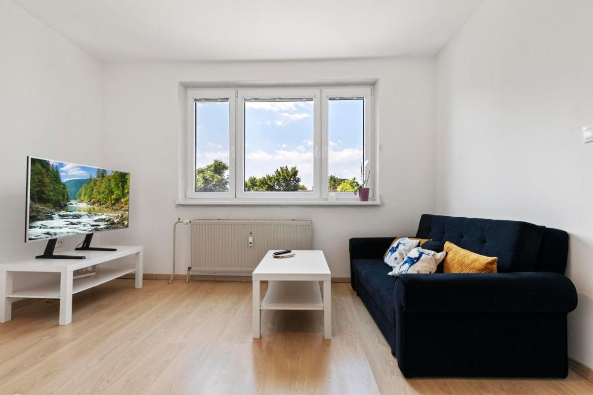 Apartment w Netflix, Coffee or Tea & Parking - Housity