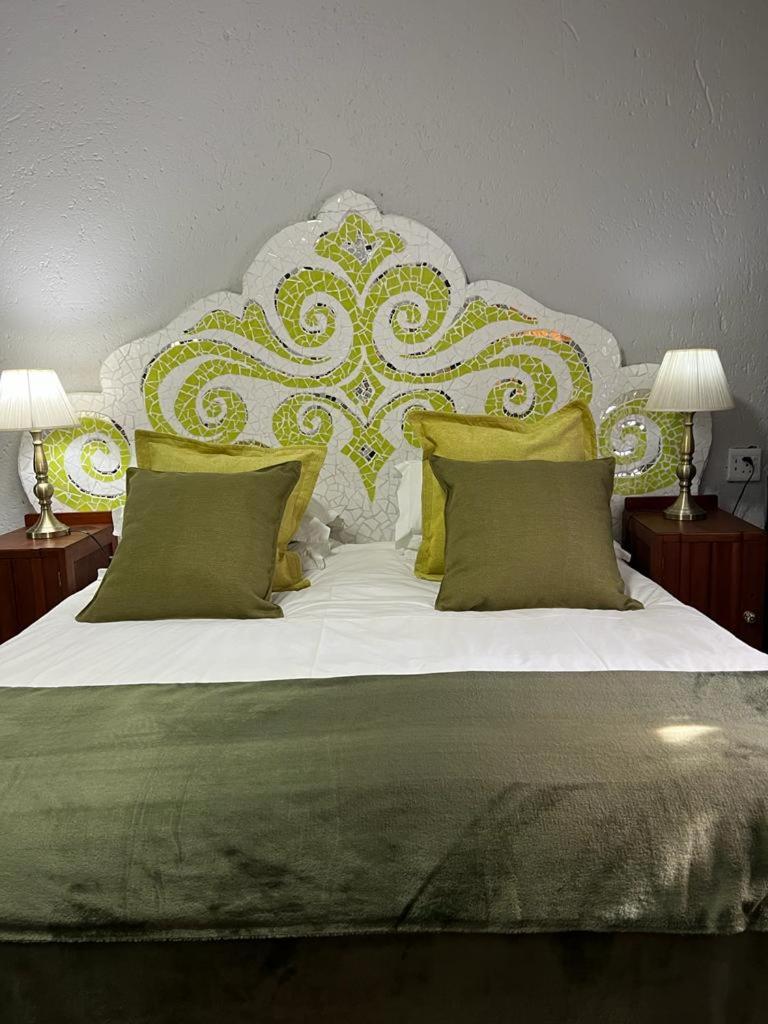 Suitetrails - Rabbit Hole Hotel
