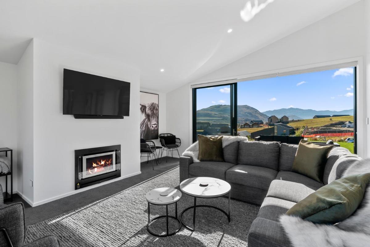 Suitetrails - A Remarkable Stay - Jack's Point Holiday Home