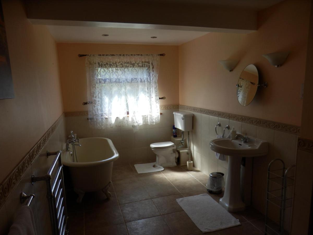 Large Room in Biggin Hill - Housity