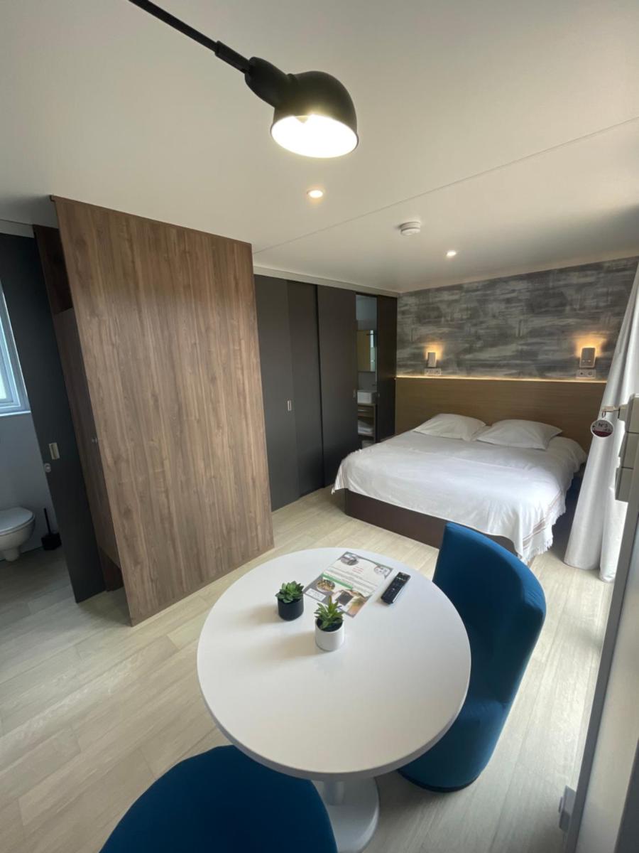 CAMP'HOTEL - Housity