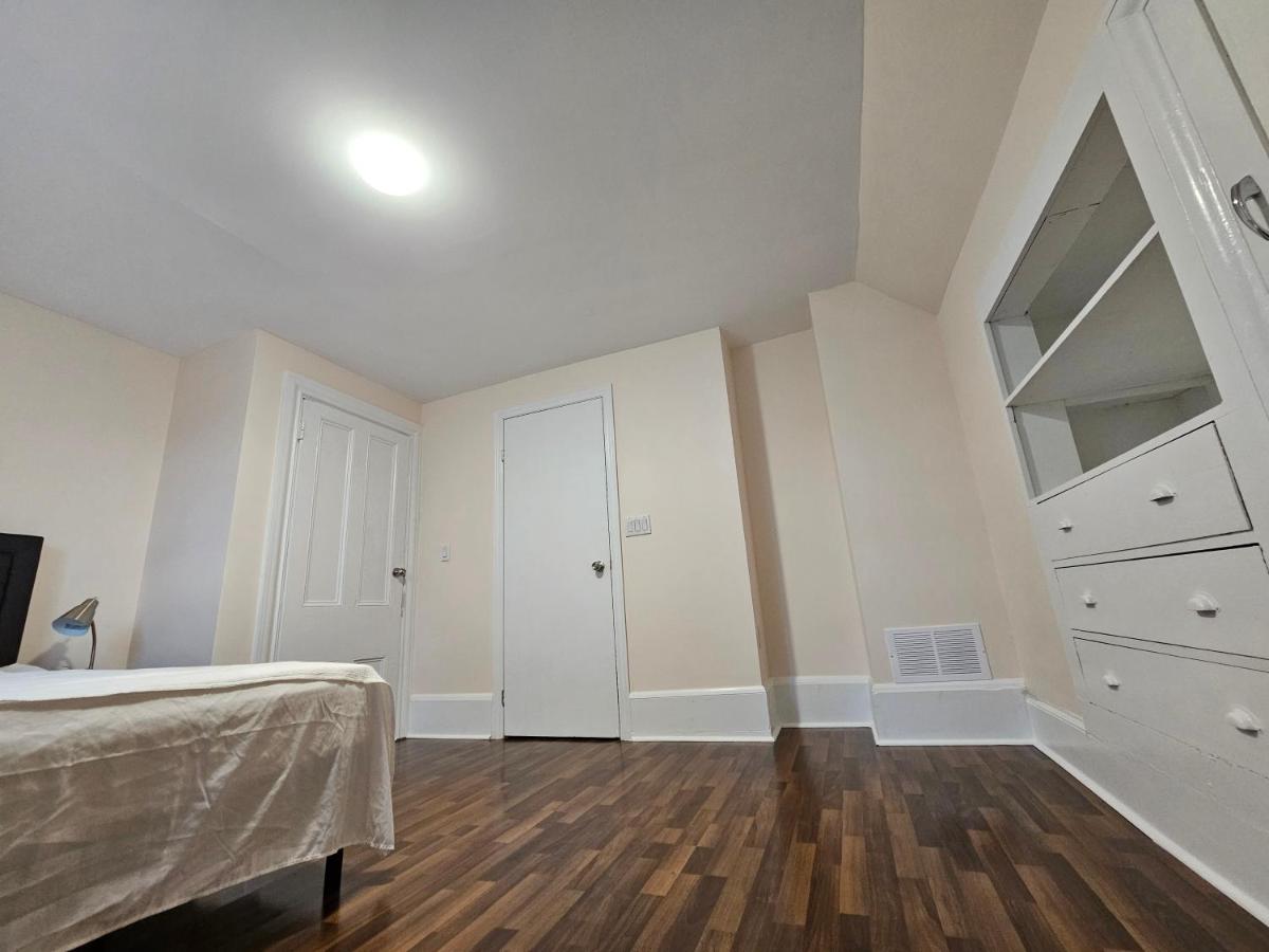 Sunflower Guest Suites - Housity