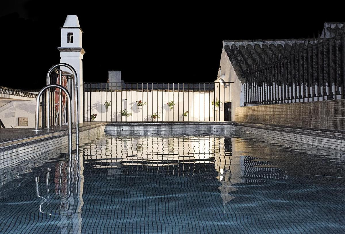 Piscina en o cerca de Hospes Las Casas del Rey de Baeza, a Member of Design Hotels