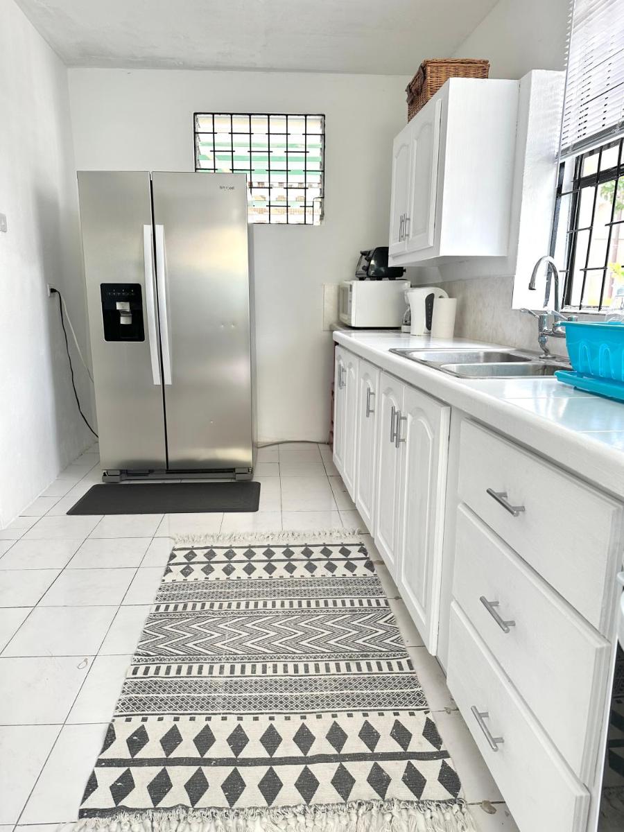 Ultimate Xscape - Housity