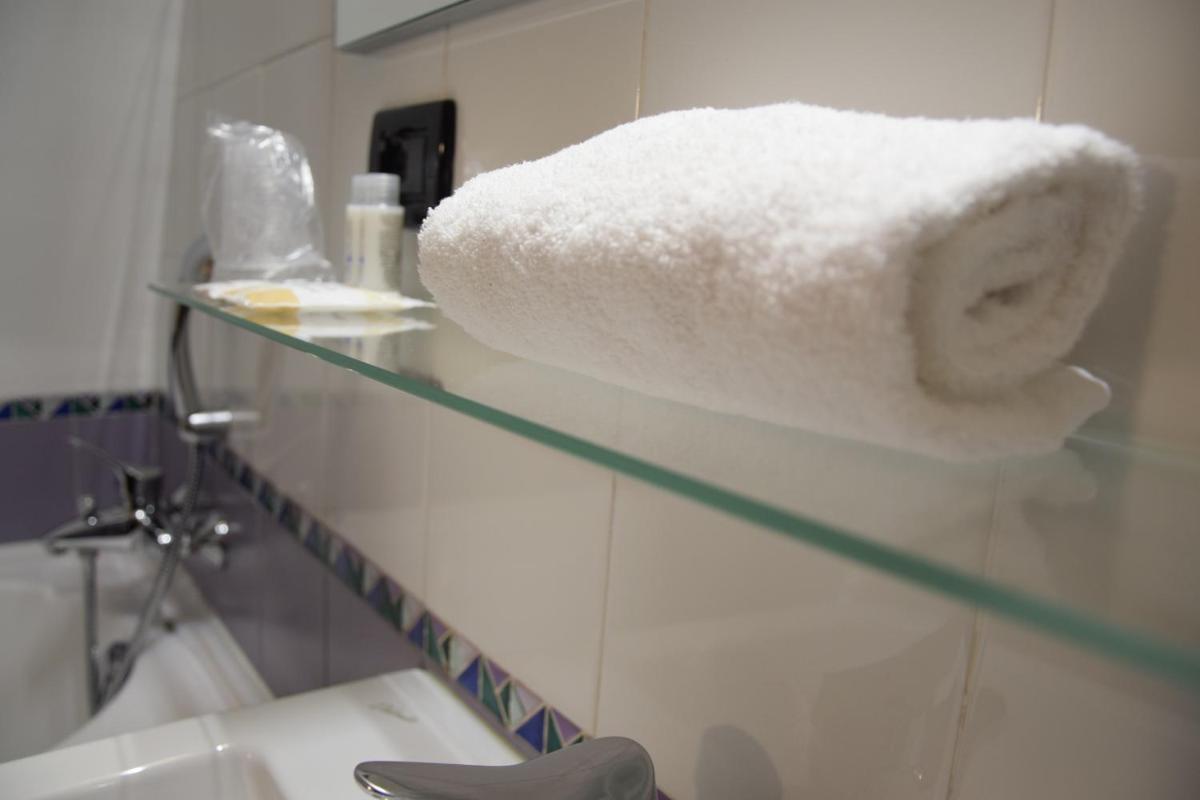 Hotel Valentino Du Parc - Housity