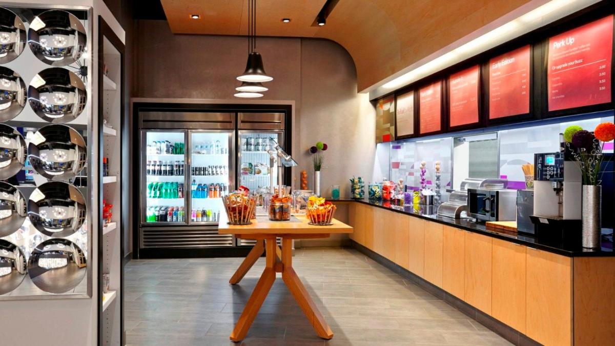 Aloft Hotel Calgary University - Housity