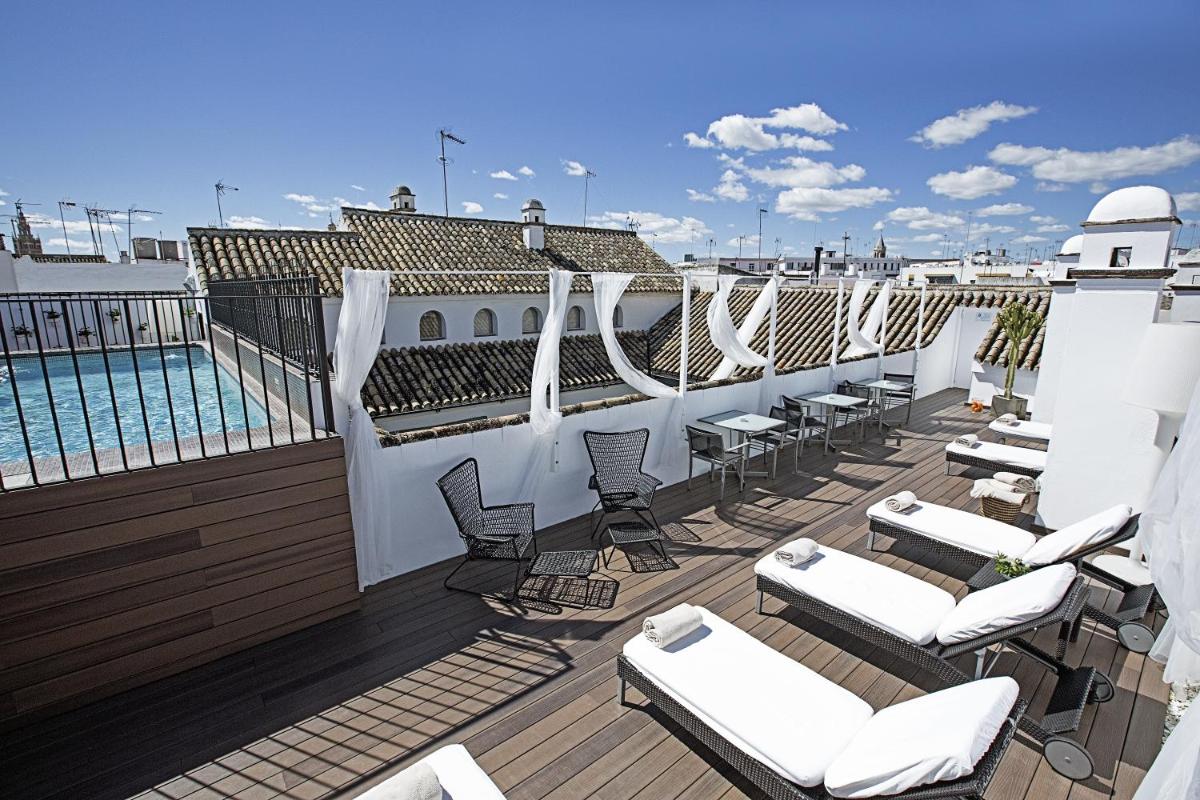 Piscina en o cerca de Hospes Las Casas del Rey de Baeza, a Member of Design Hotels
