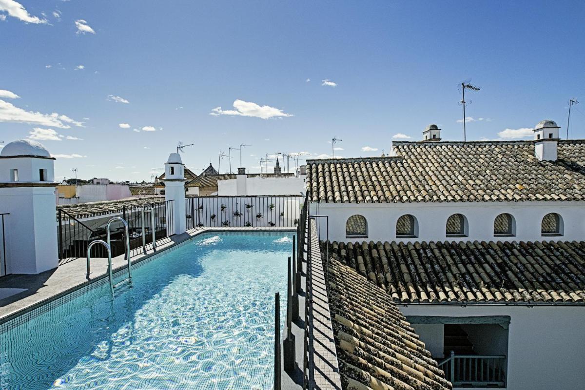 Piscina en o cerca de Hospes Las Casas del Rey de Baeza, a Member of Design Hotels