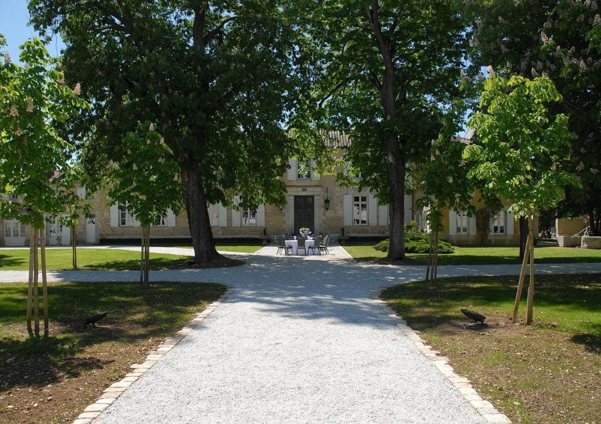 Jardin de l'établissement Le Logis du Péré